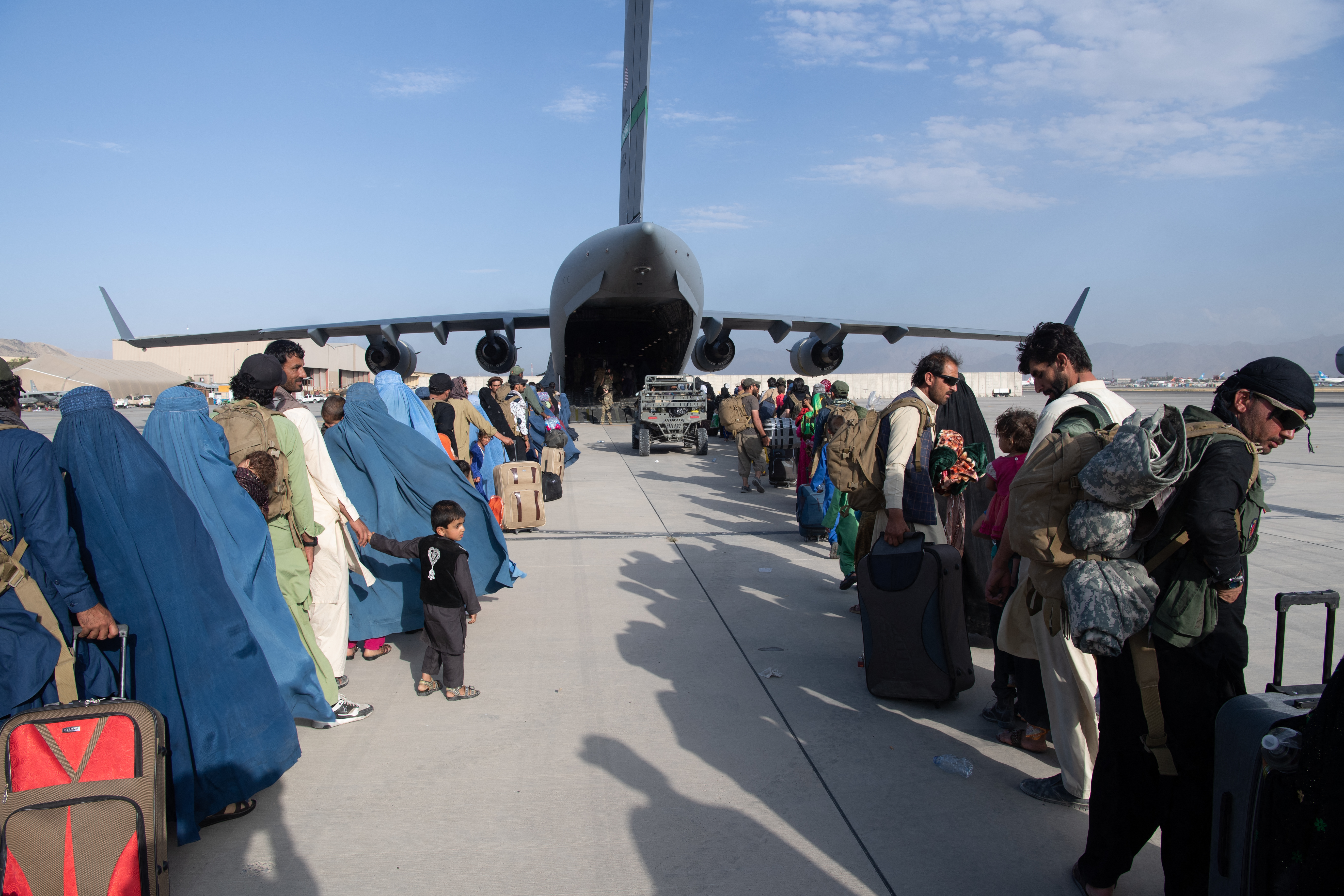 Afganistán: alerta por posible ataque terrorista en el aeropuerto de Kabul