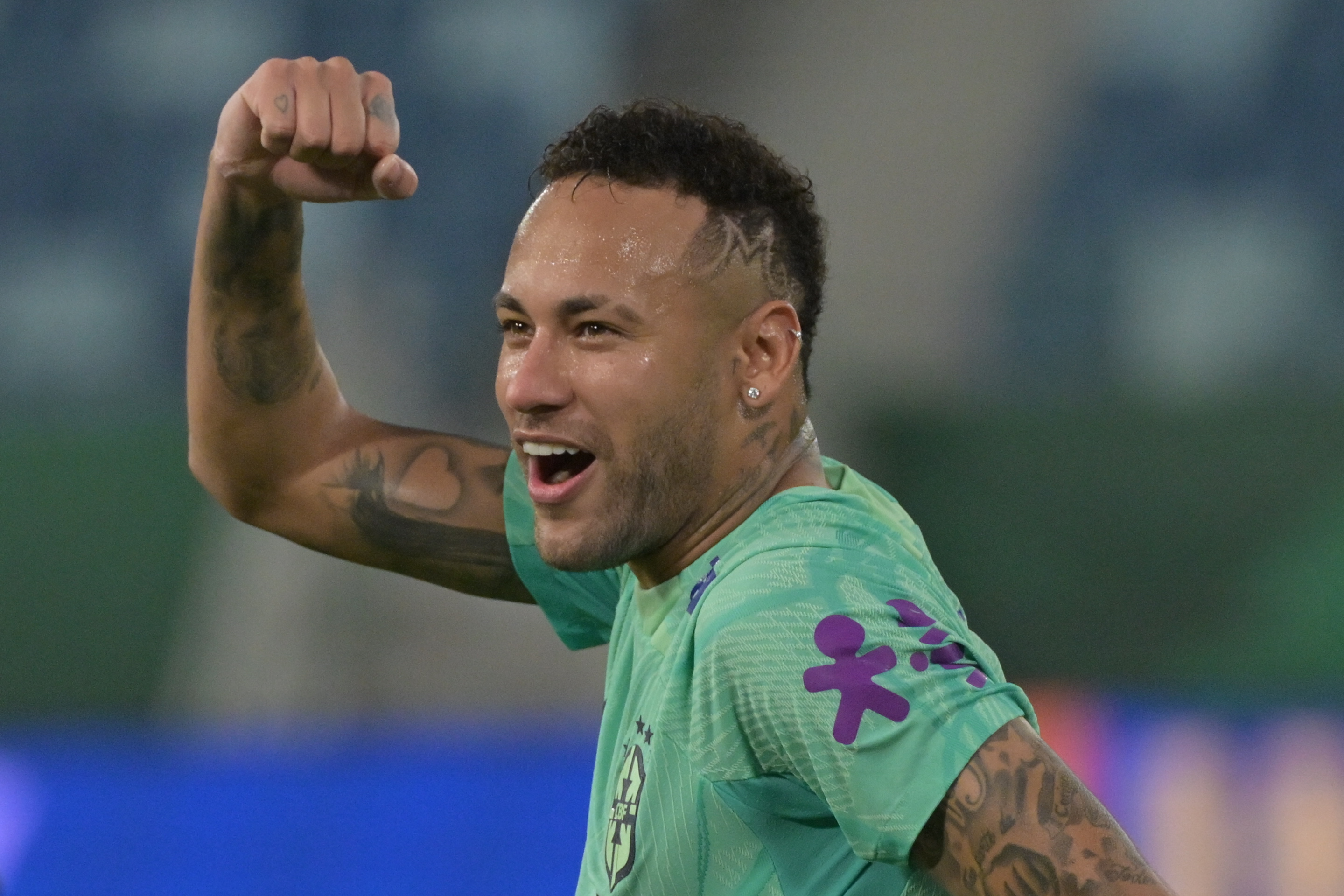 Selección de Brasil confirmó lesión de Neymar: podría perderse el debut contra Marruecos