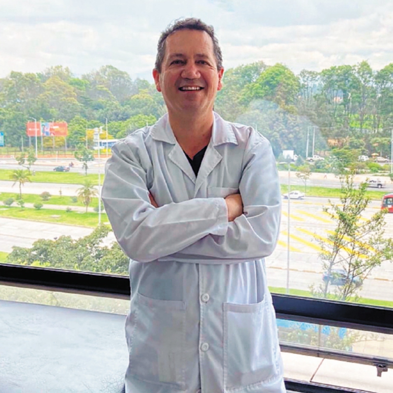 Doctor Jorge Díaz, médico fisiatra.