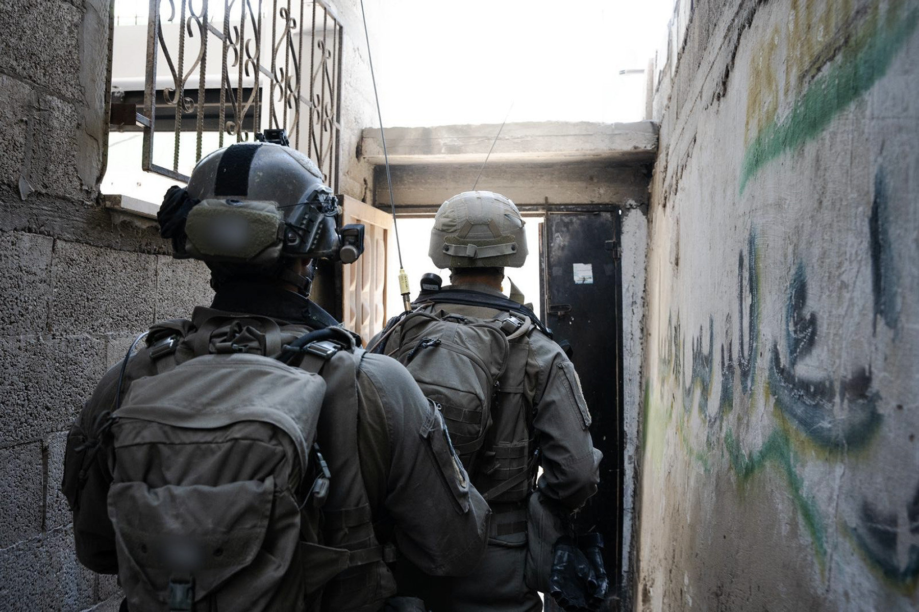 GAZA, 30/03/2024.- El Ejército israelí informó este sábado de que la toma militar del Hospital Shifa y sus alrededores, en la ciudad de Gaza, continúa por decimotercero día consecutivo, junto a bombardeos y ataques a lo largo y ancho de la Franja donde fuentes médicas hablan de decenas de civiles muertos desde anoche. EFE/ Ejército Israel SOLO USO EDITORIAL/SOLO DISPONIBLE PARA ILUSTRAR LA NOTICIA QUE ACOMPAÑA (CRÉDITO OBLIGATORIO)