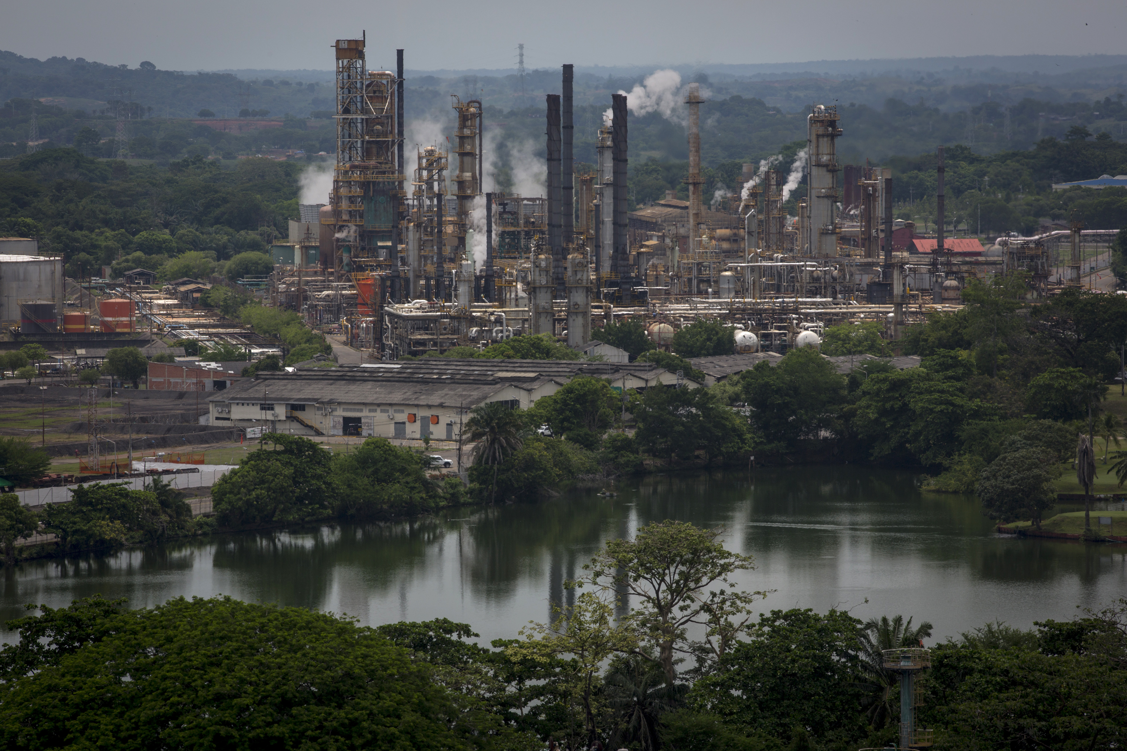 Producción petrolera de Colombia superó meta de 844.000 barriles en promedio