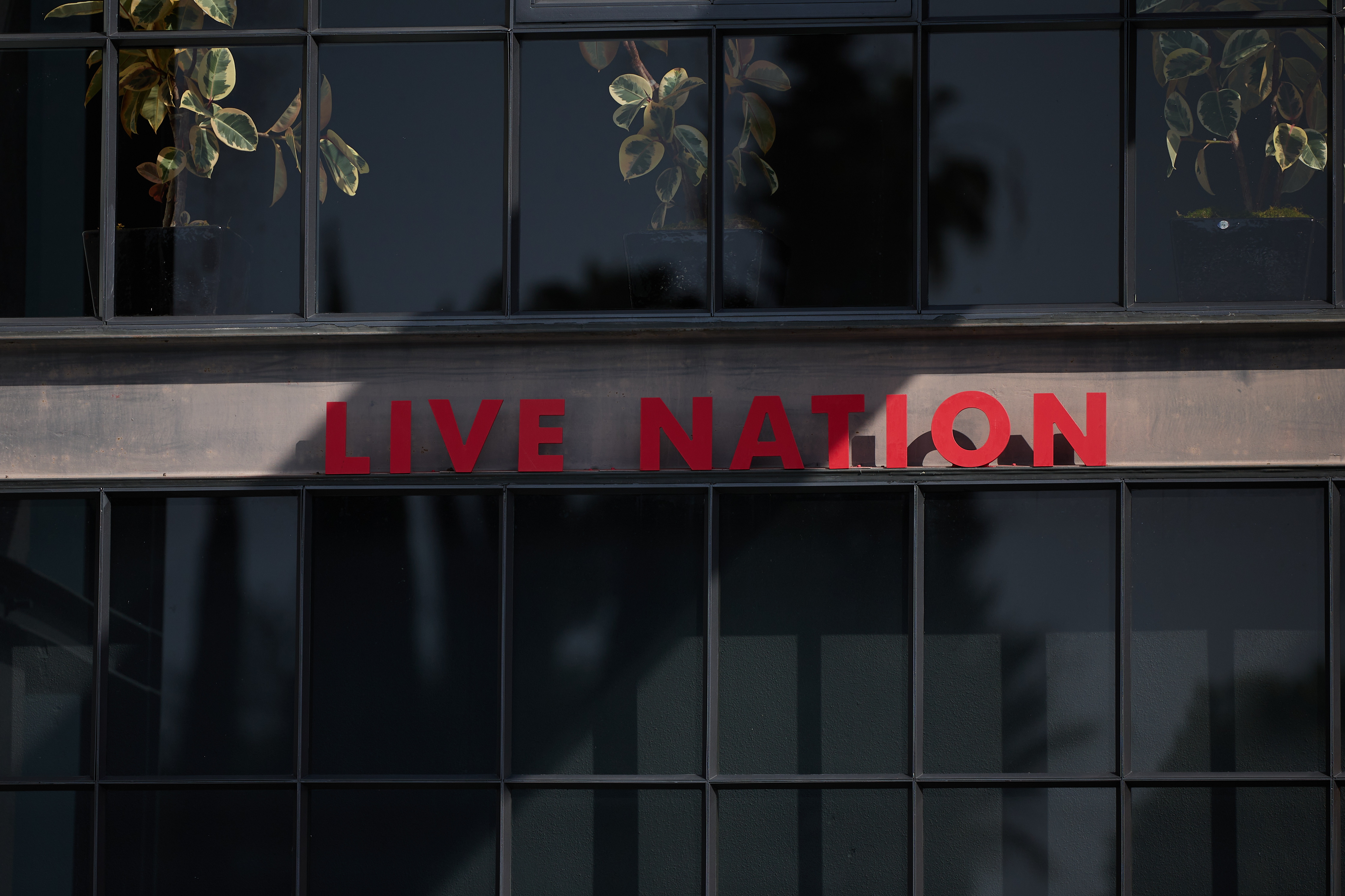 Beverly Hills (United States), 22/05/2024.- The sign of Live Nation Entertainment is seen on their building in Beverly Hills, California USA, 22 May 2024. The US Justice Department and a handful of states are expected to sue Live Nation Entertainment, citing alleged antitrust violations partly due to the company'Äôs market dominance of its Ticketmaster unit. EFE/EPA/ALLISON DINNER