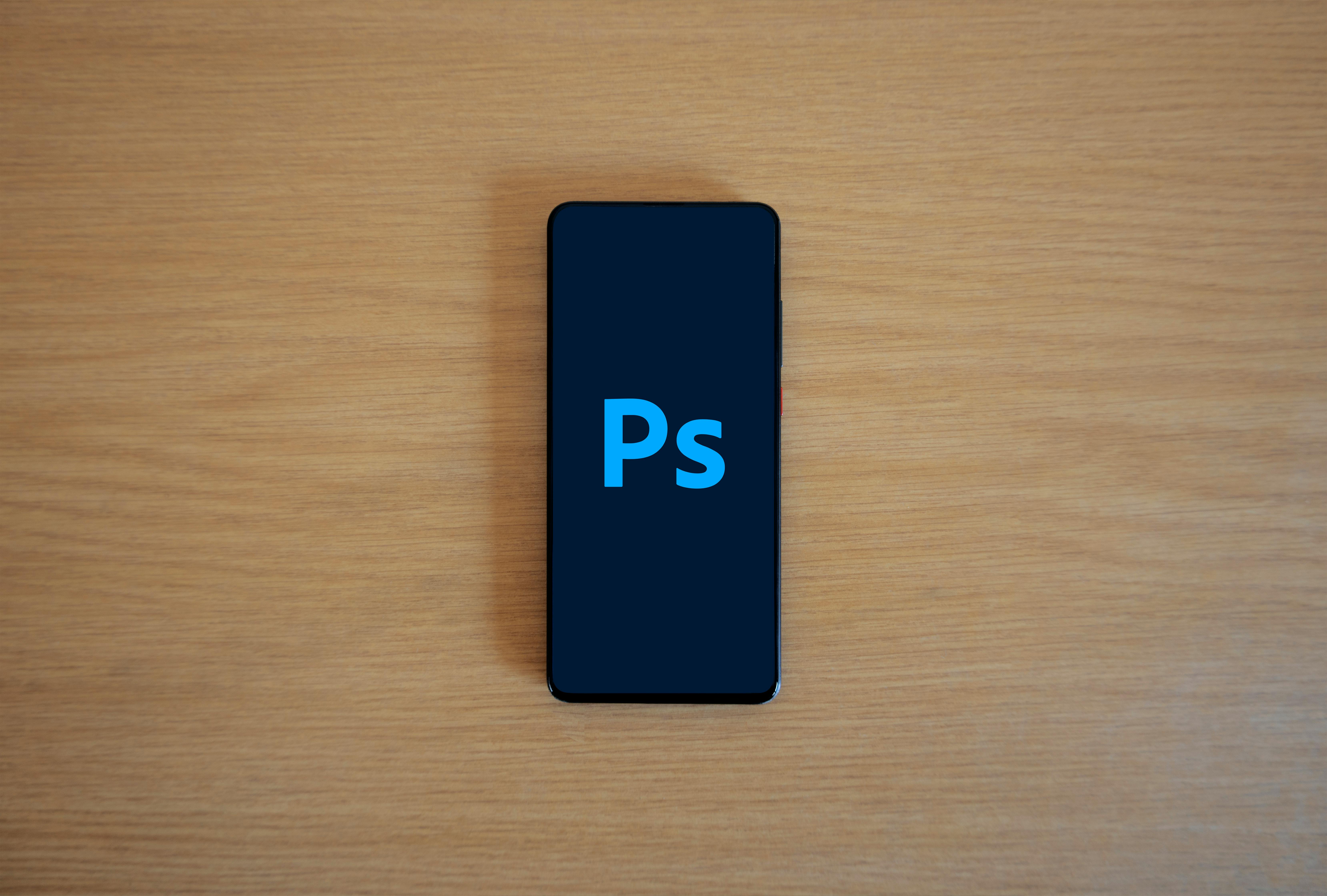 Photoshop ahora es gratis en Android: cómo descargar y usar la app oficial