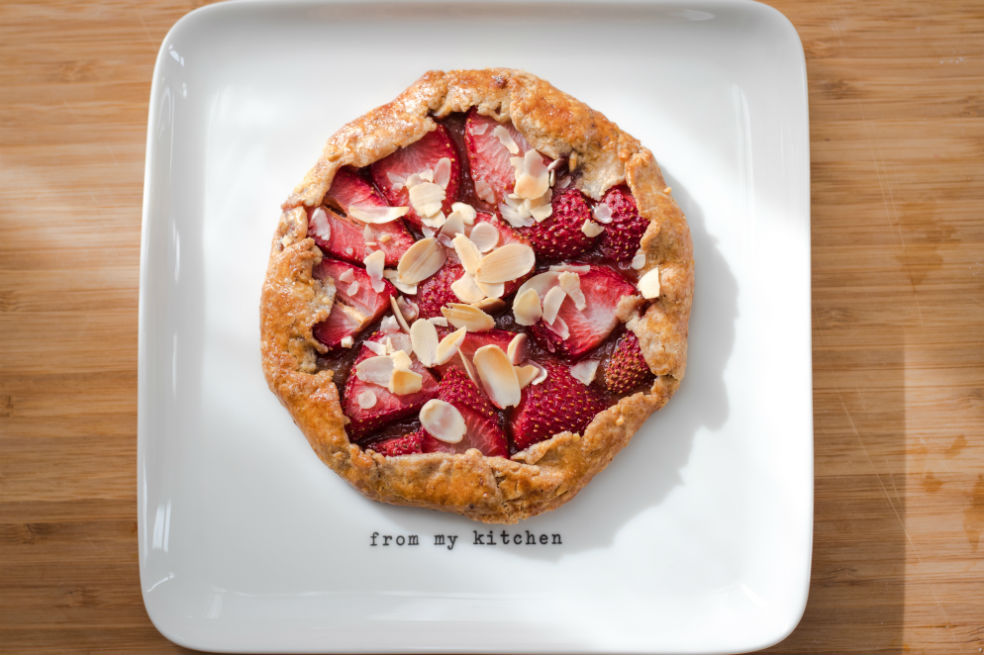 Receta del día: tarta de almendras rellena de frutas