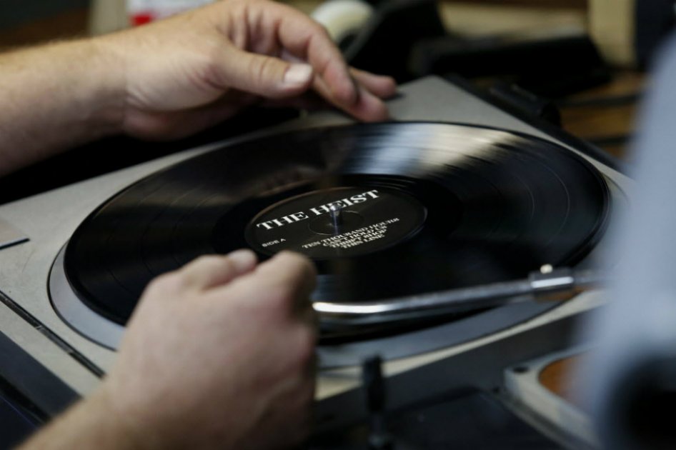 Discos de vinilo disfrutan de una nueva «época dorada» en el Reino Unido