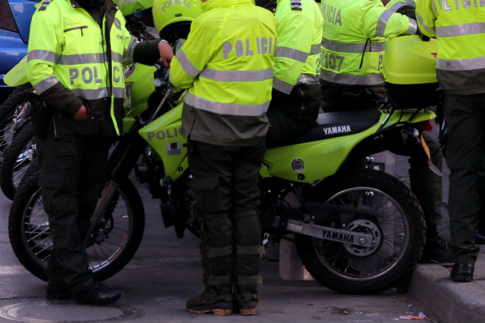 Hombre mordió a un policía y escupió a otro en Caldas