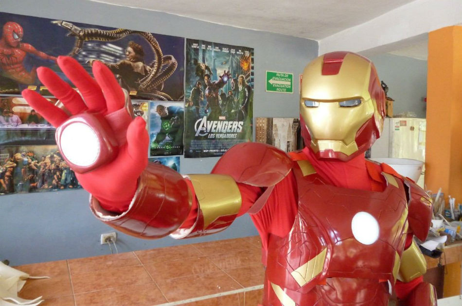 Ladrón disfrazado de Ironman roba banco en EE.UU.