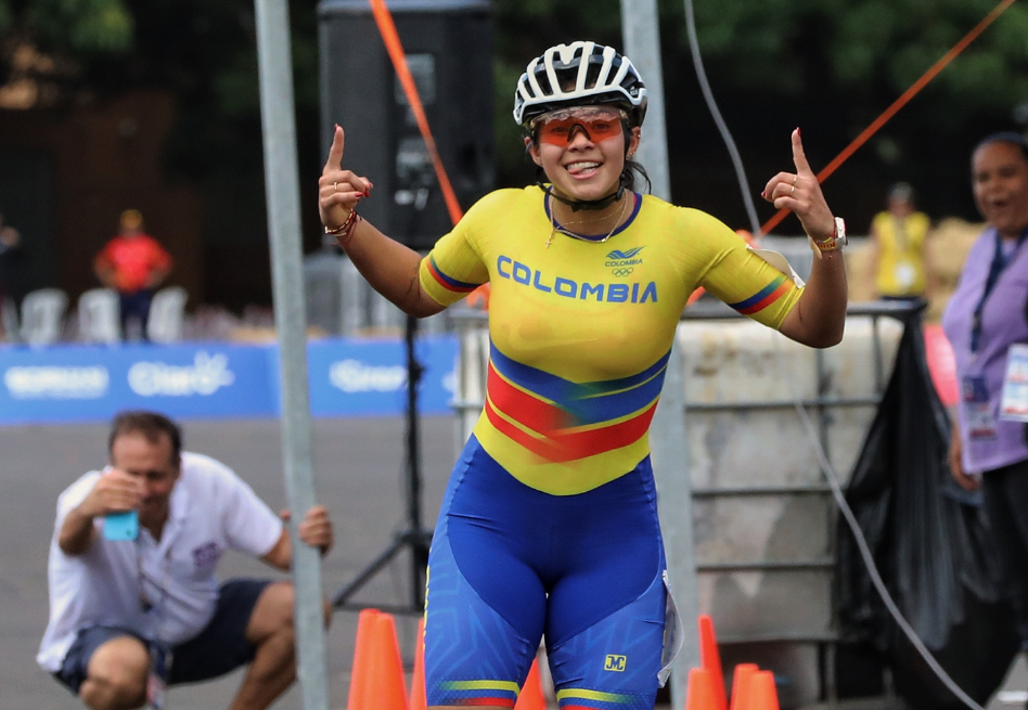 Gabriela Rueda hizo historia en los Centroamericanos: ganó todos los títulos del patinaje