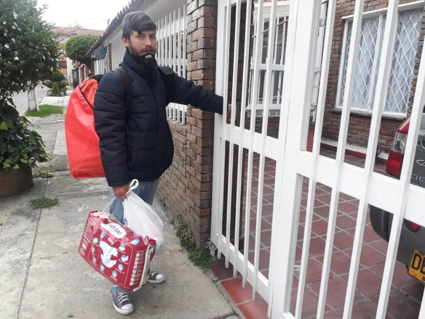 Días de coronavirus y de héroes anónimos: el rappitendero venezolano Warner Contreras Useche