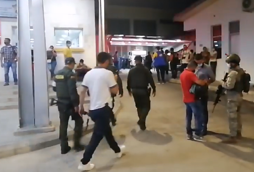 Explosión de cilindro-bomba en Arauca: un uniformado murió y cinco están heridos