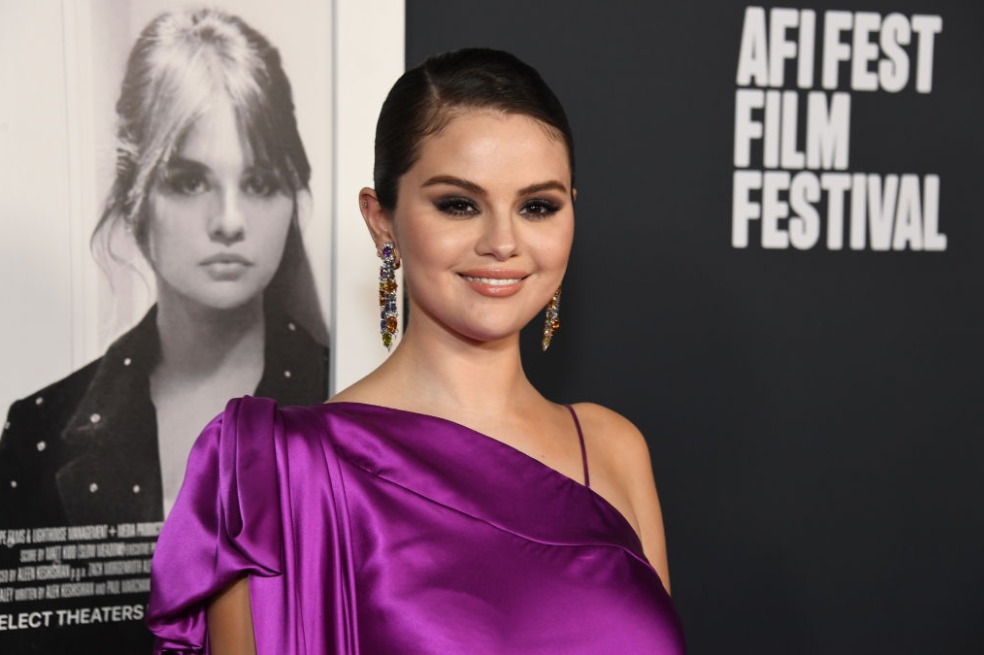 Selena Gomez impone este inesperado color de uñas como tendencia