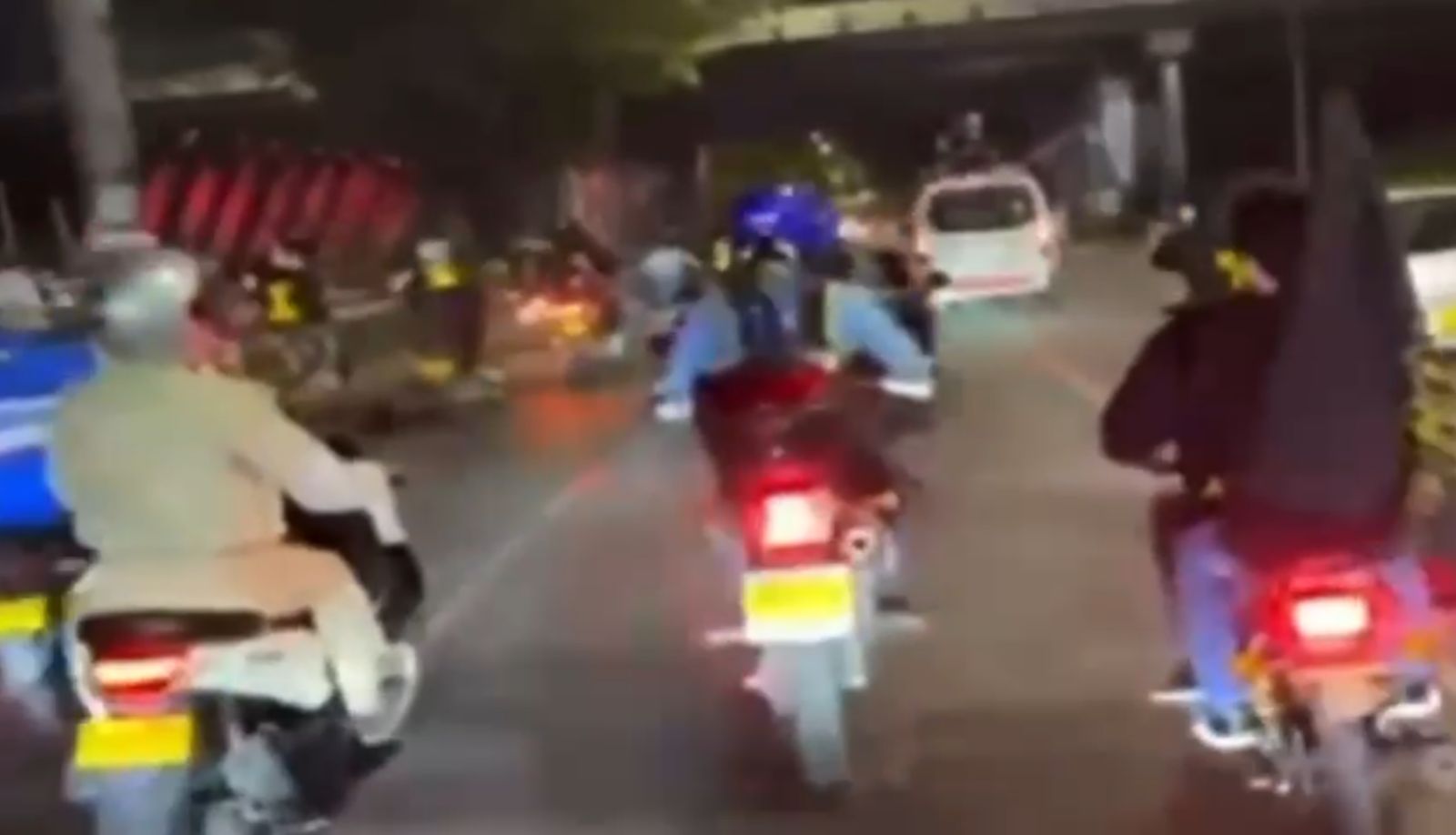 Denuncian a reguetonero de caravana que agredió a agente de tránsito en Medellín