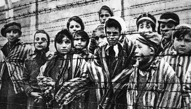 El tesoro documental judío oculto en un confesionario durante el Holocausto