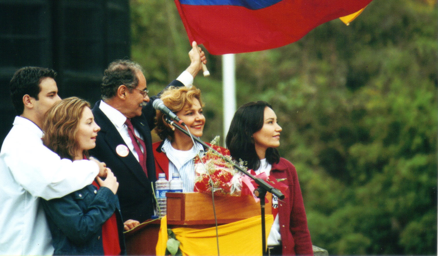 Serpa y su familia en el puente de Boyacá.
