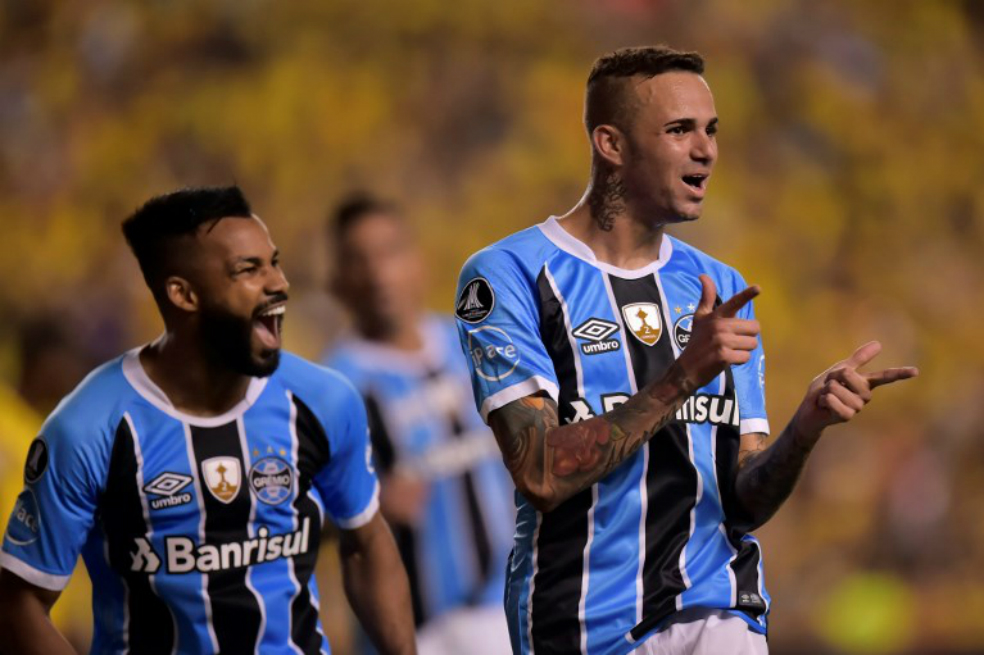 Gremio golea y acaricia su quinta final de Copa Libertadores