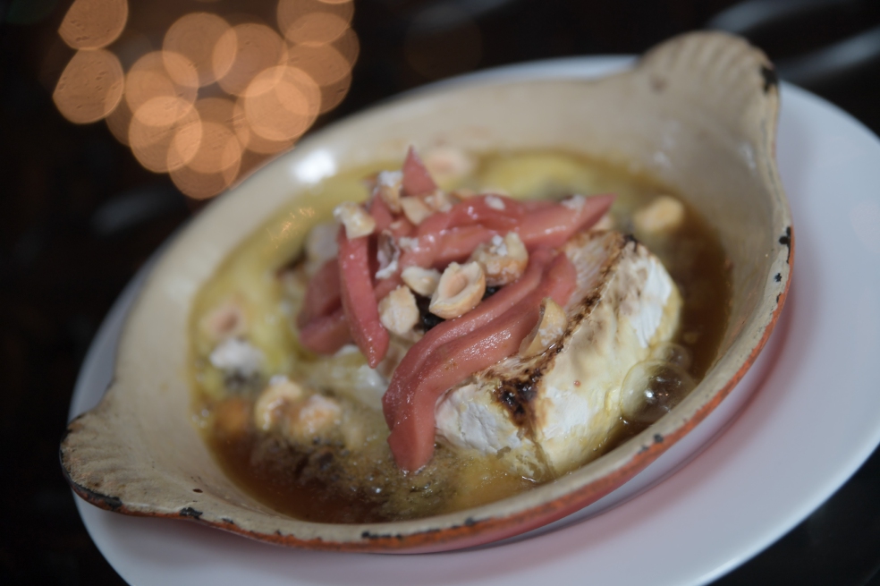 Usted también puede preparar brie horneado con cascos de guayaba y panela