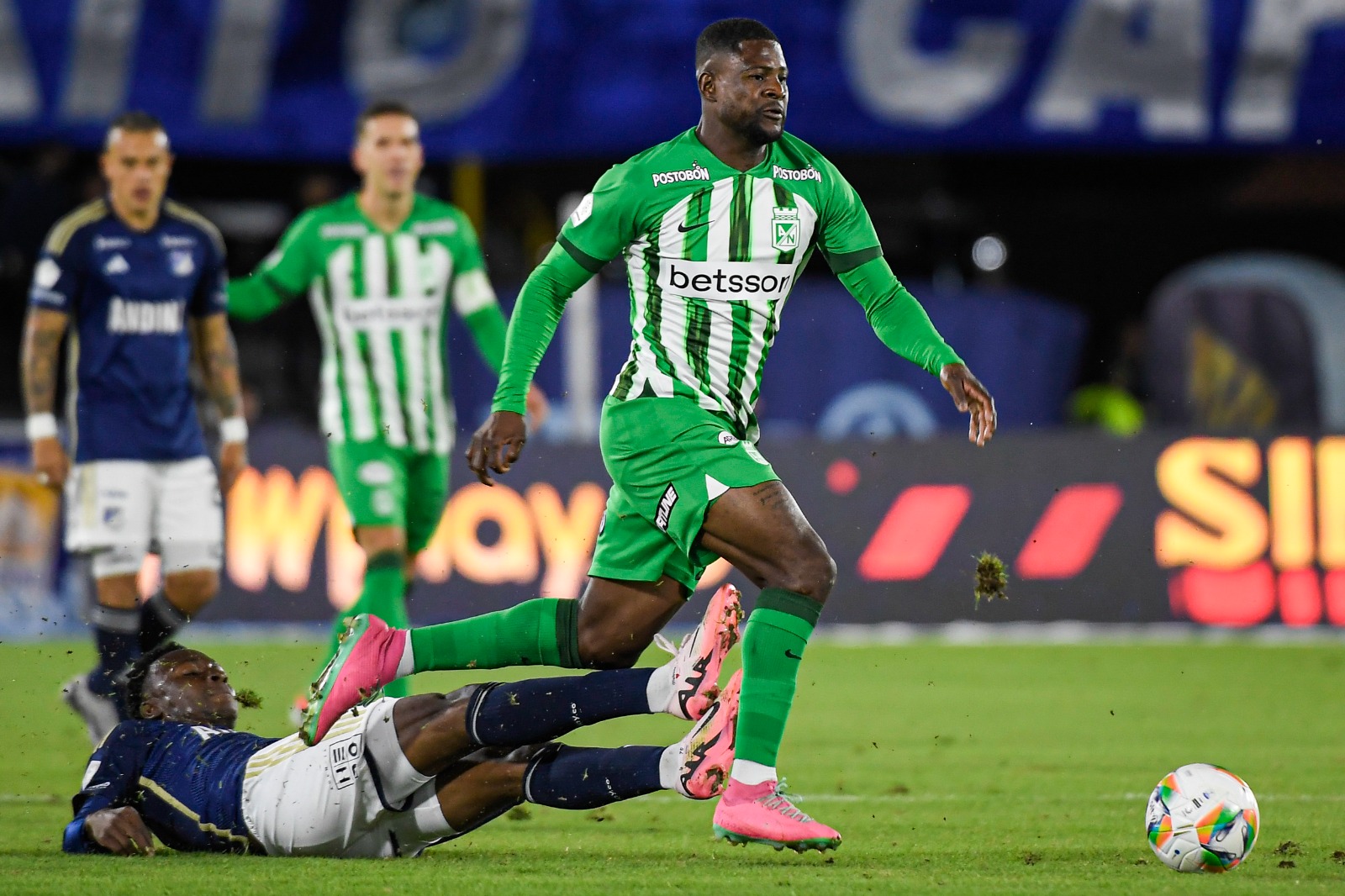 Dairon Asprilla, quien jugó en Millonarios en 2016, defiende los colores de Nacional desde este semestre. Pasó la mayor parte de su carrera en el fútbol de los Estados Unidos.