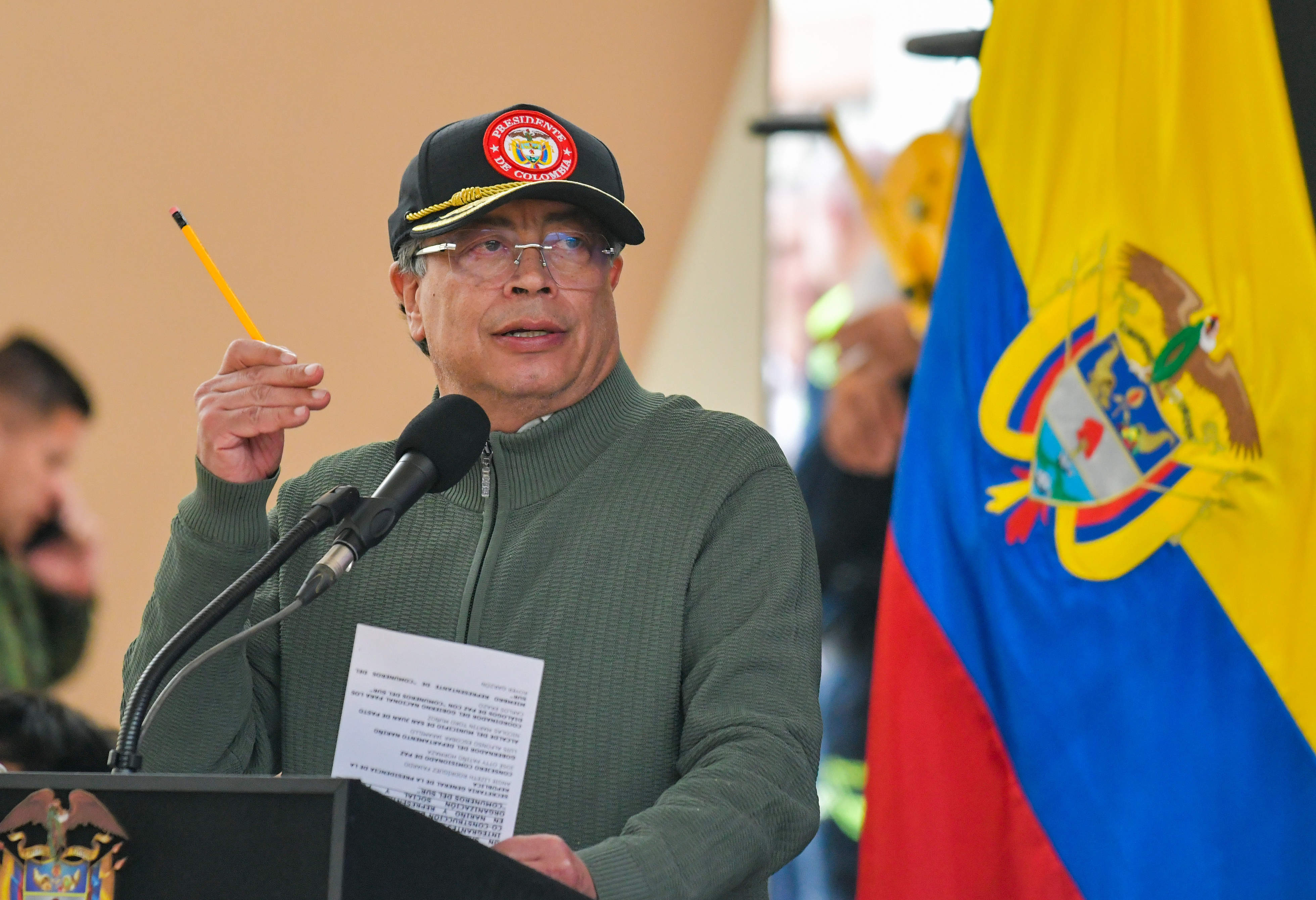 Petro y mindefensa niegan elogios al Tren de Aragua y críticas a Trump