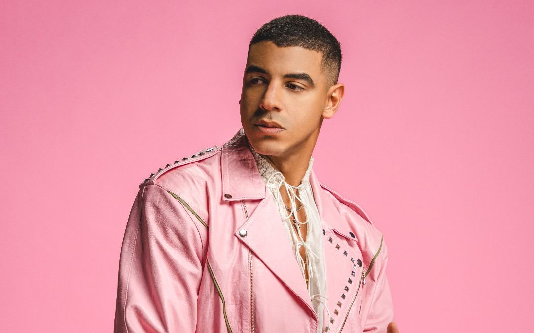 Manuel Medrano presenta el video oficial de su canción ‘Luna’
