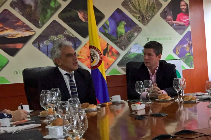 Congresista del Centro Democrático denuncia amenazas contra él y su familia