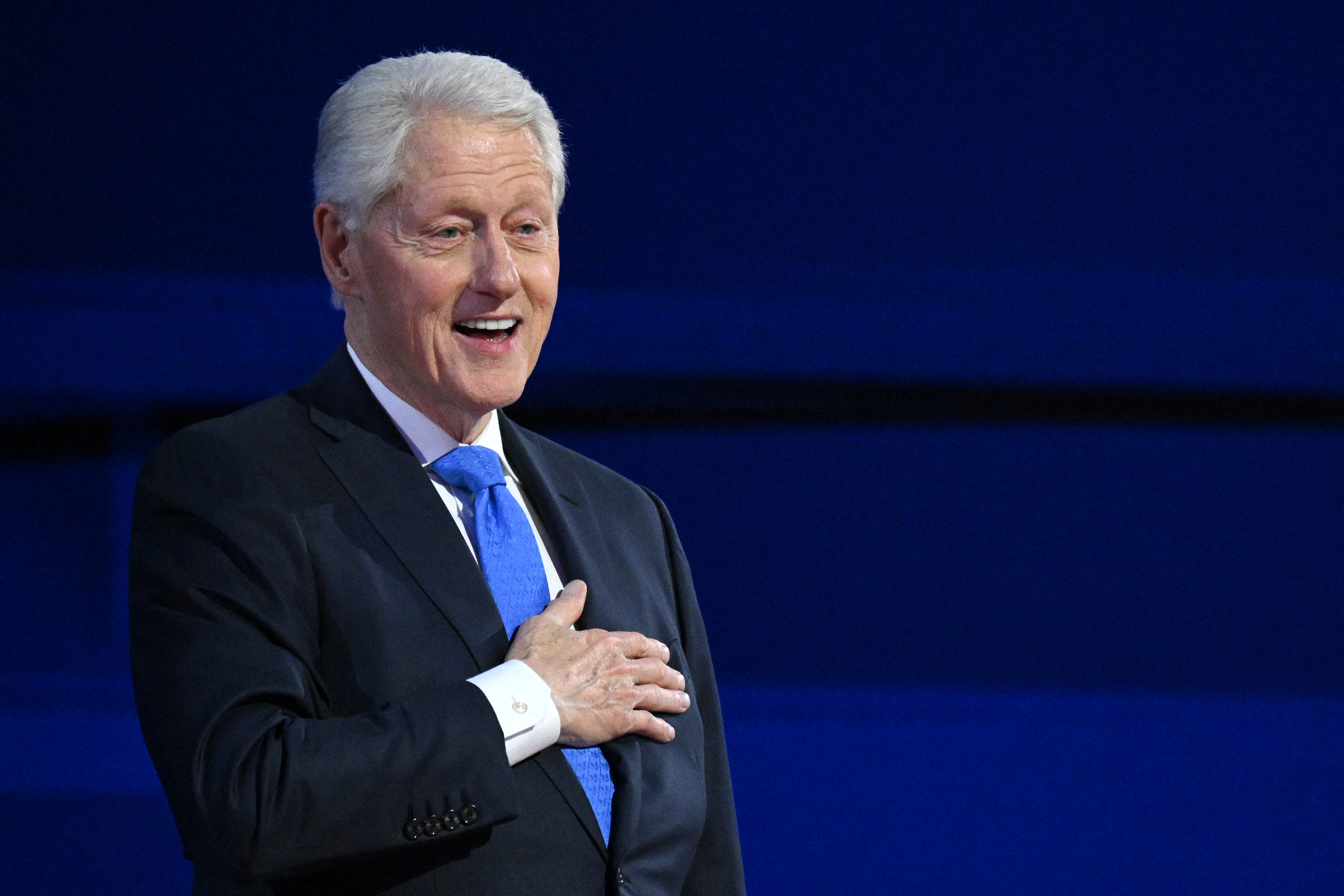 El expresidente Bill Clinton fue hospitalizado en Washington