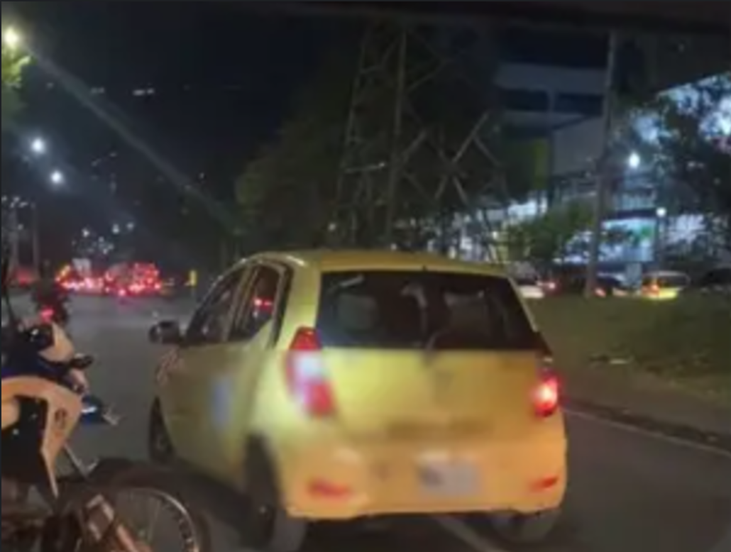 Taxista atacó con bate a joven tras choque leve en Bello: víctima está en UCI
