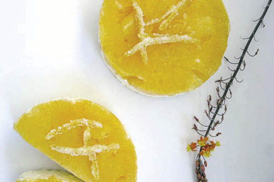Cascaritas o julianas de naranja azucaradas