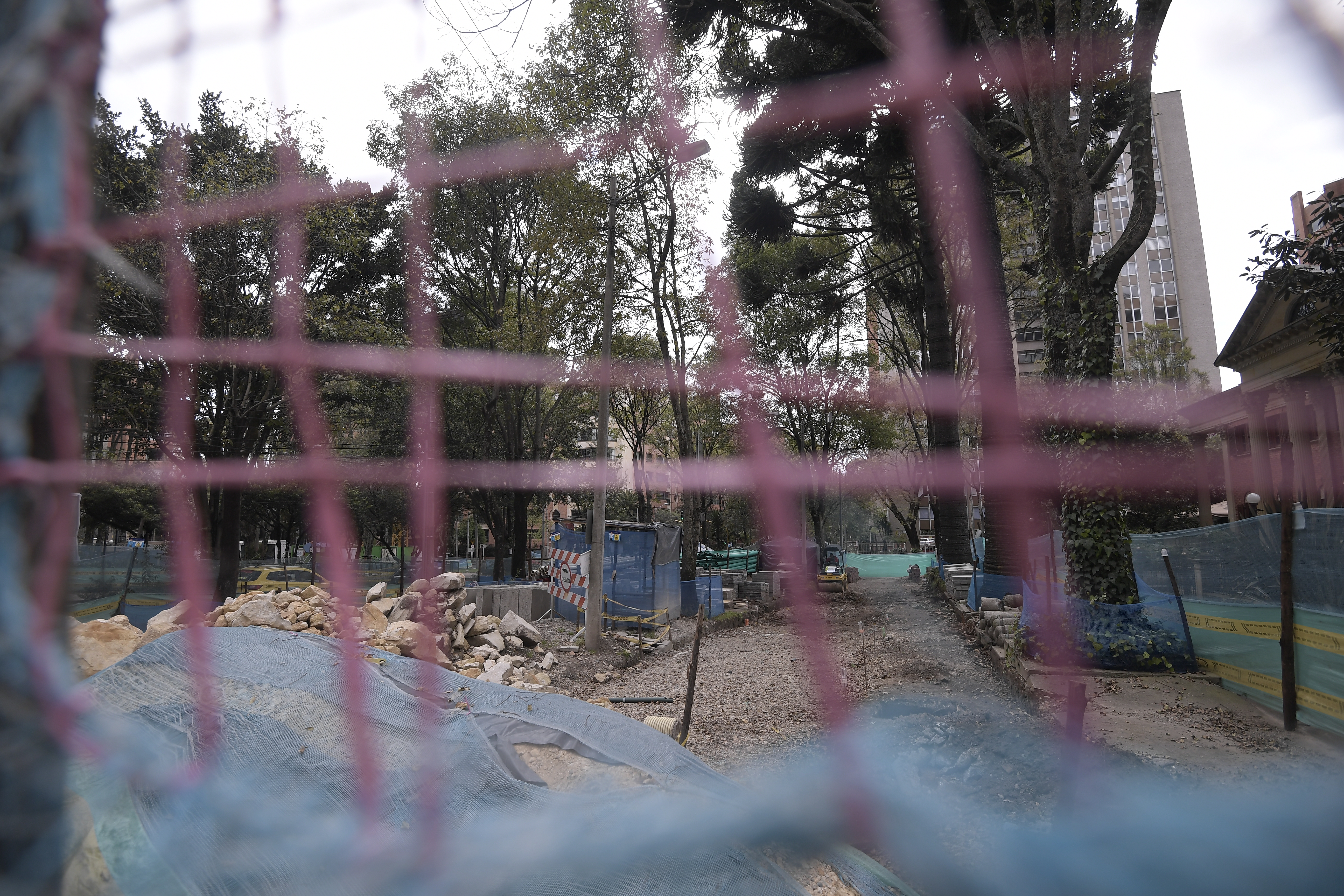 Representante por Bogotá denuncia presuntos abusos en embargos de obras de valorización