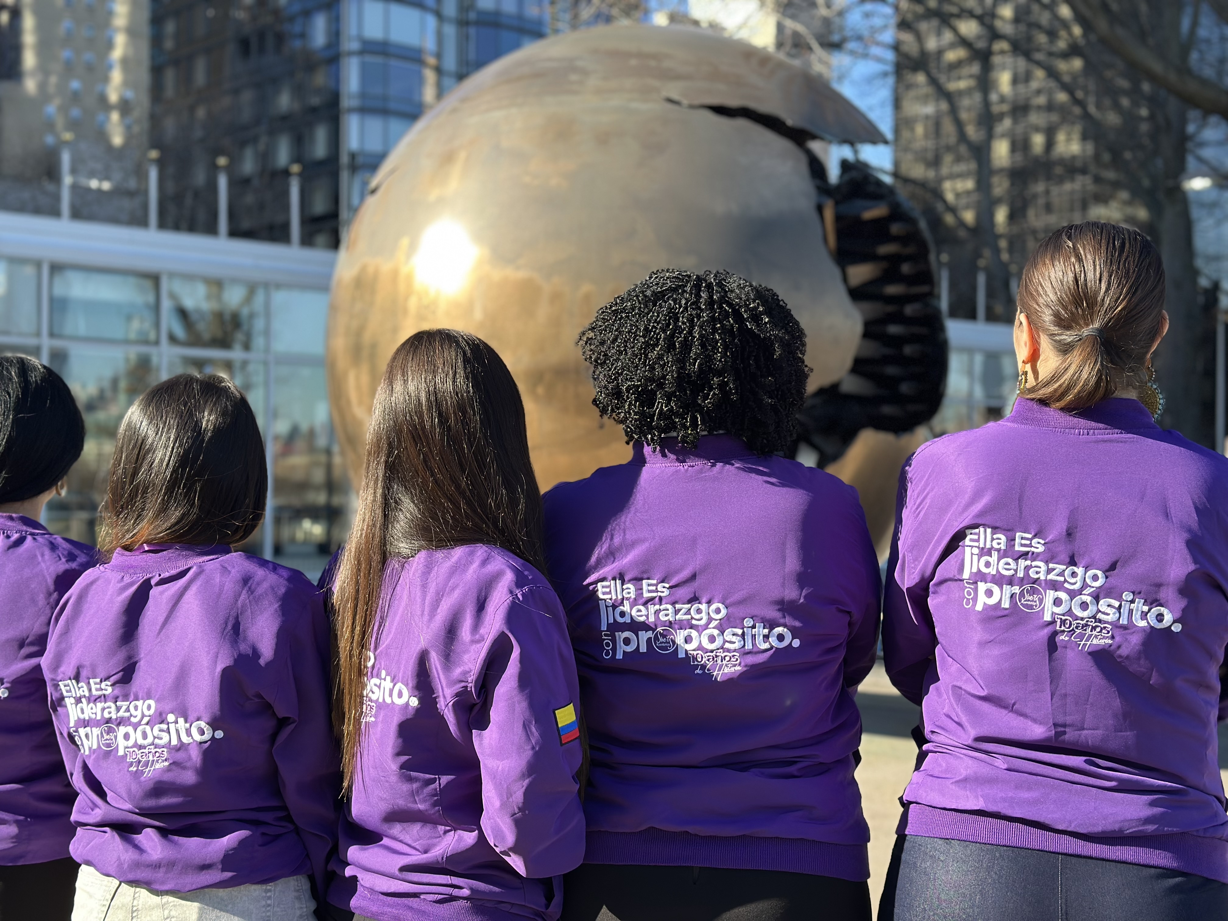 She Is: 10 años de la fundación que ayuda a transformar sueños en oportunidades