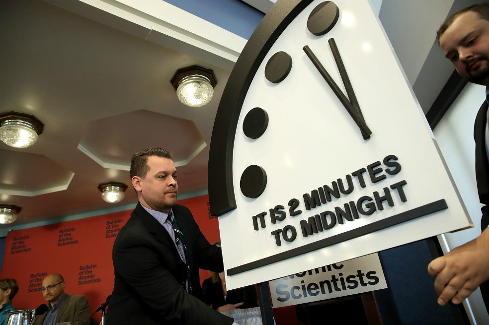 Estamos a dos minutos de la hora del apocalipsis
