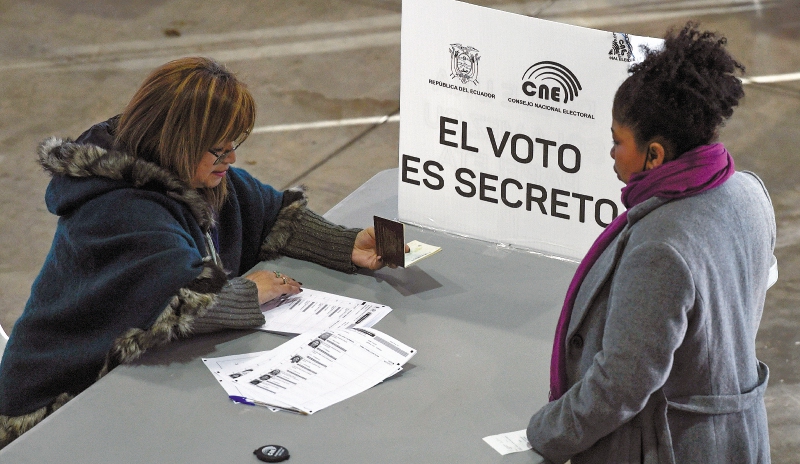 Elecciones anticipadas en Ecuador: ocho candidaturas, dos posibilidades