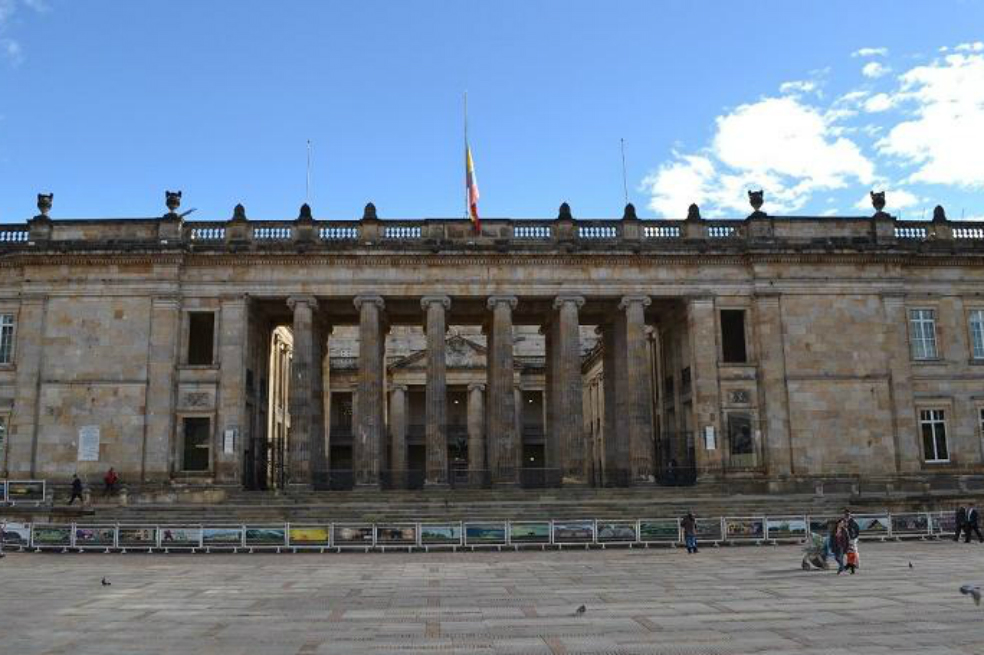 ¿Reforma Política revive los auxilios parlamentarios?