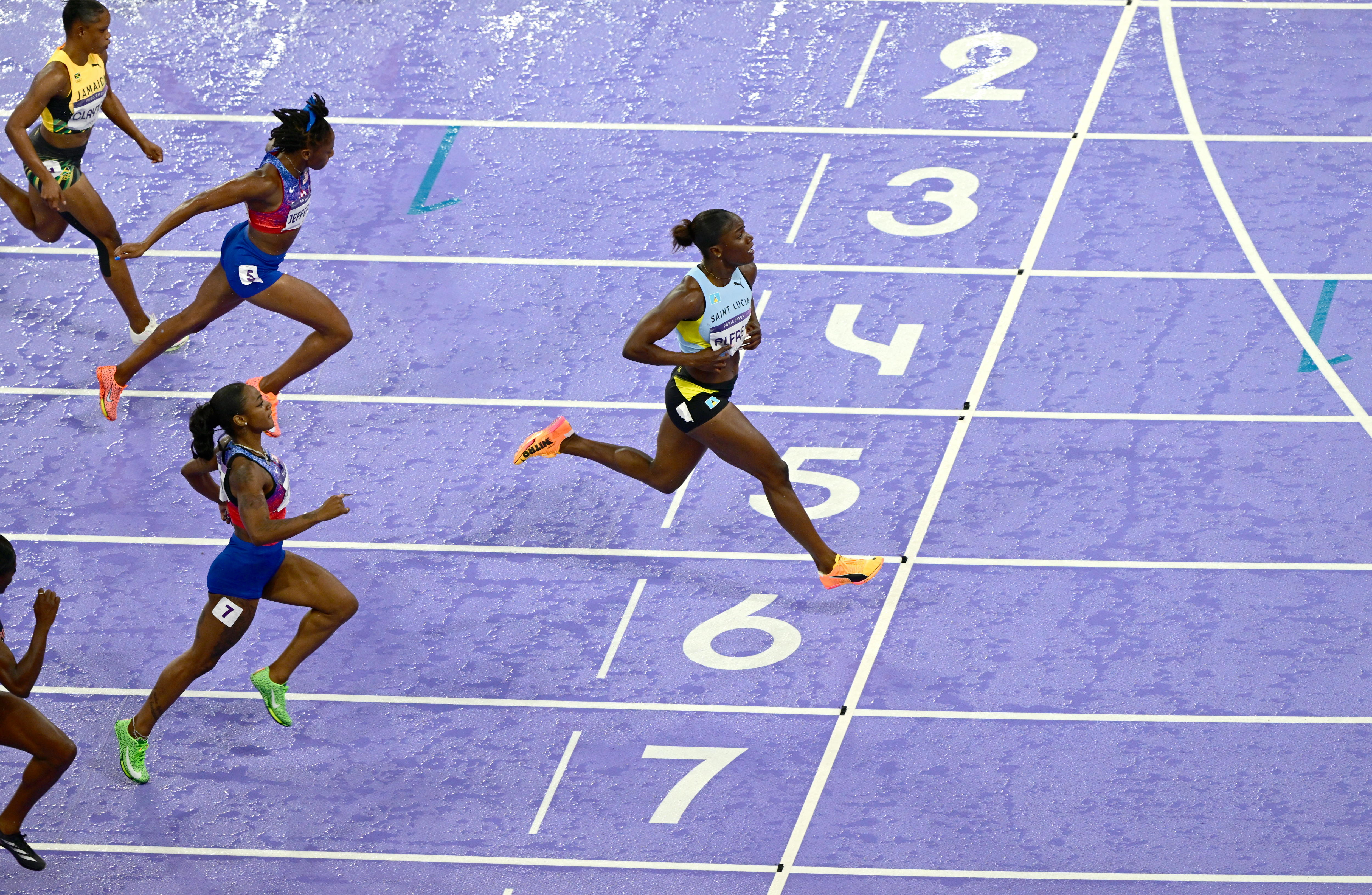 Julien Alfred, la nueva reina de la velocidad de París 2024