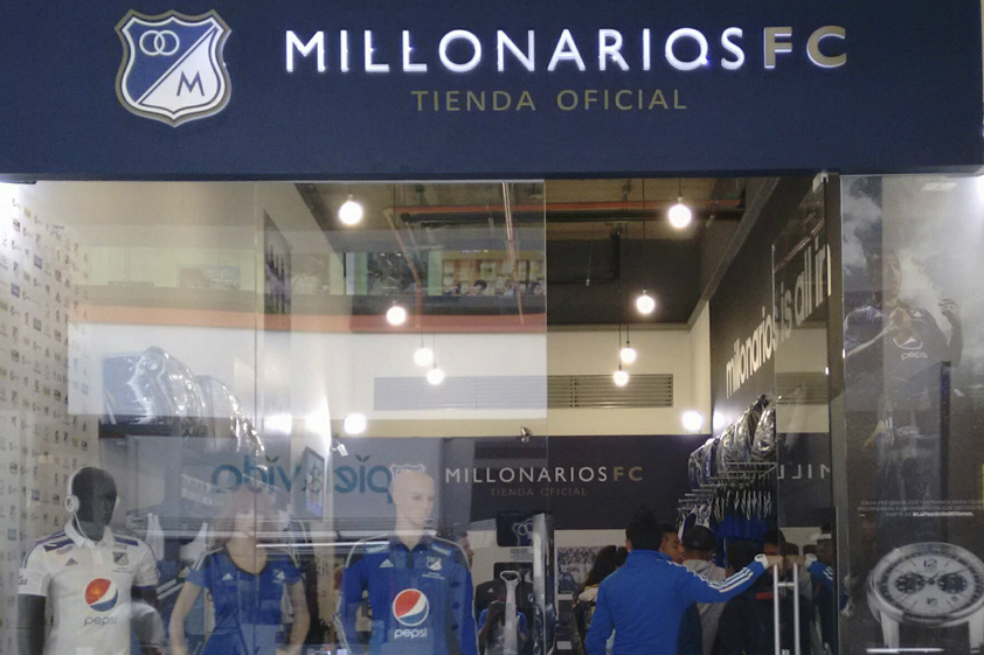 Vándalos atacan tienda oficial de Millonarios