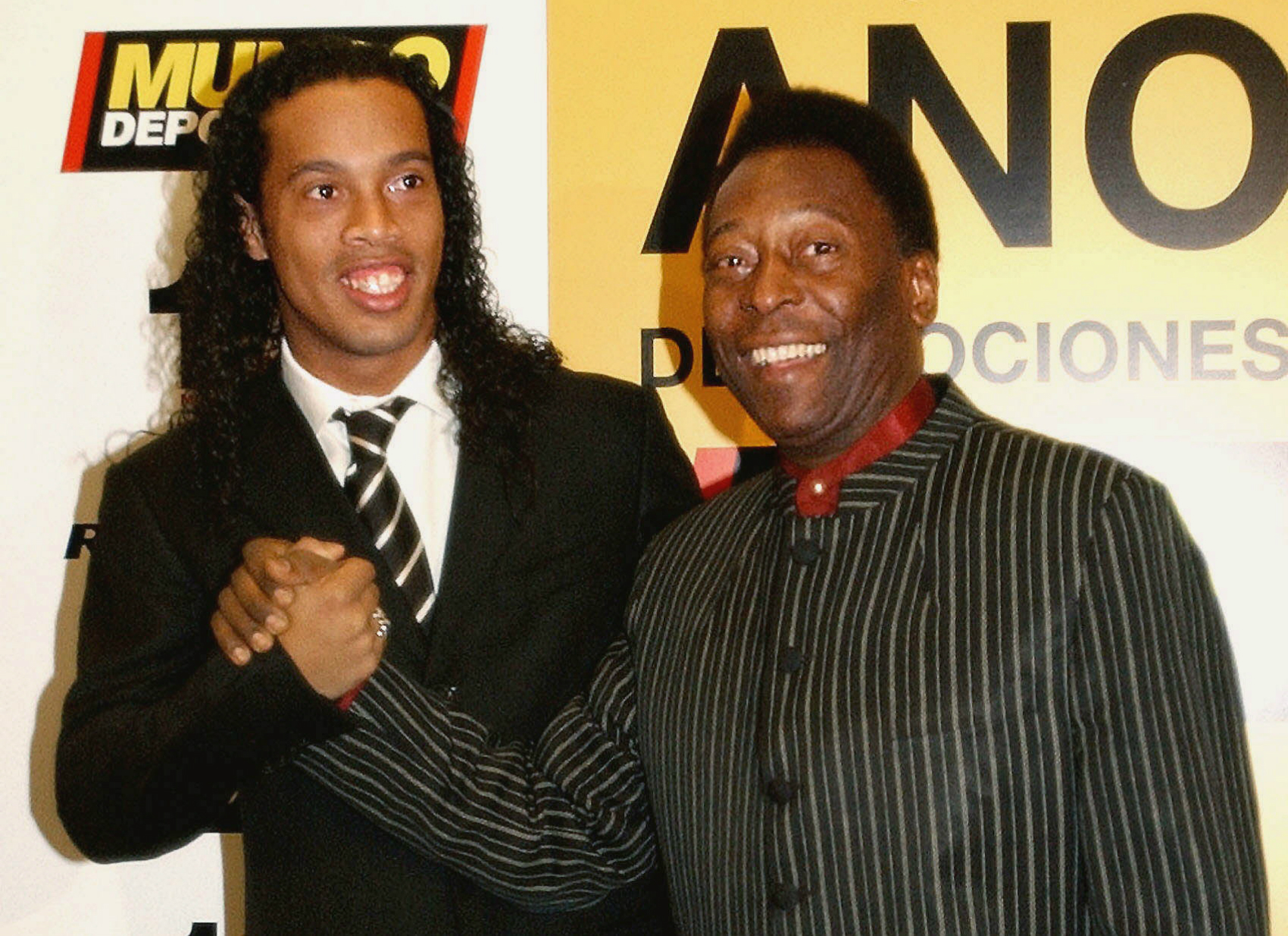 Pelé: «Es imposible amar el fútbol y no ser fan de Ronaldinho»