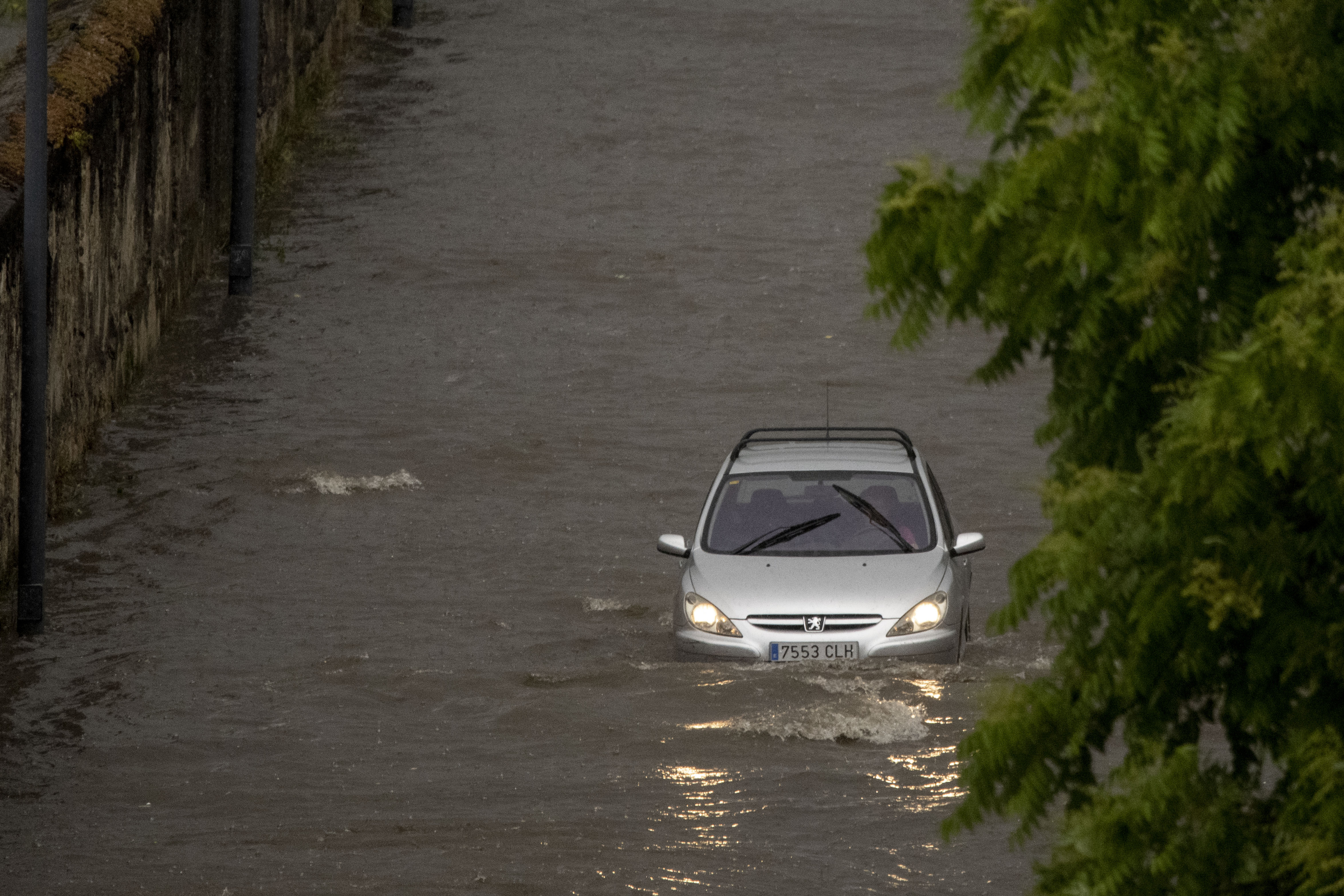España: tormenta en Madrid causa inundaciones y colapsos en transporte