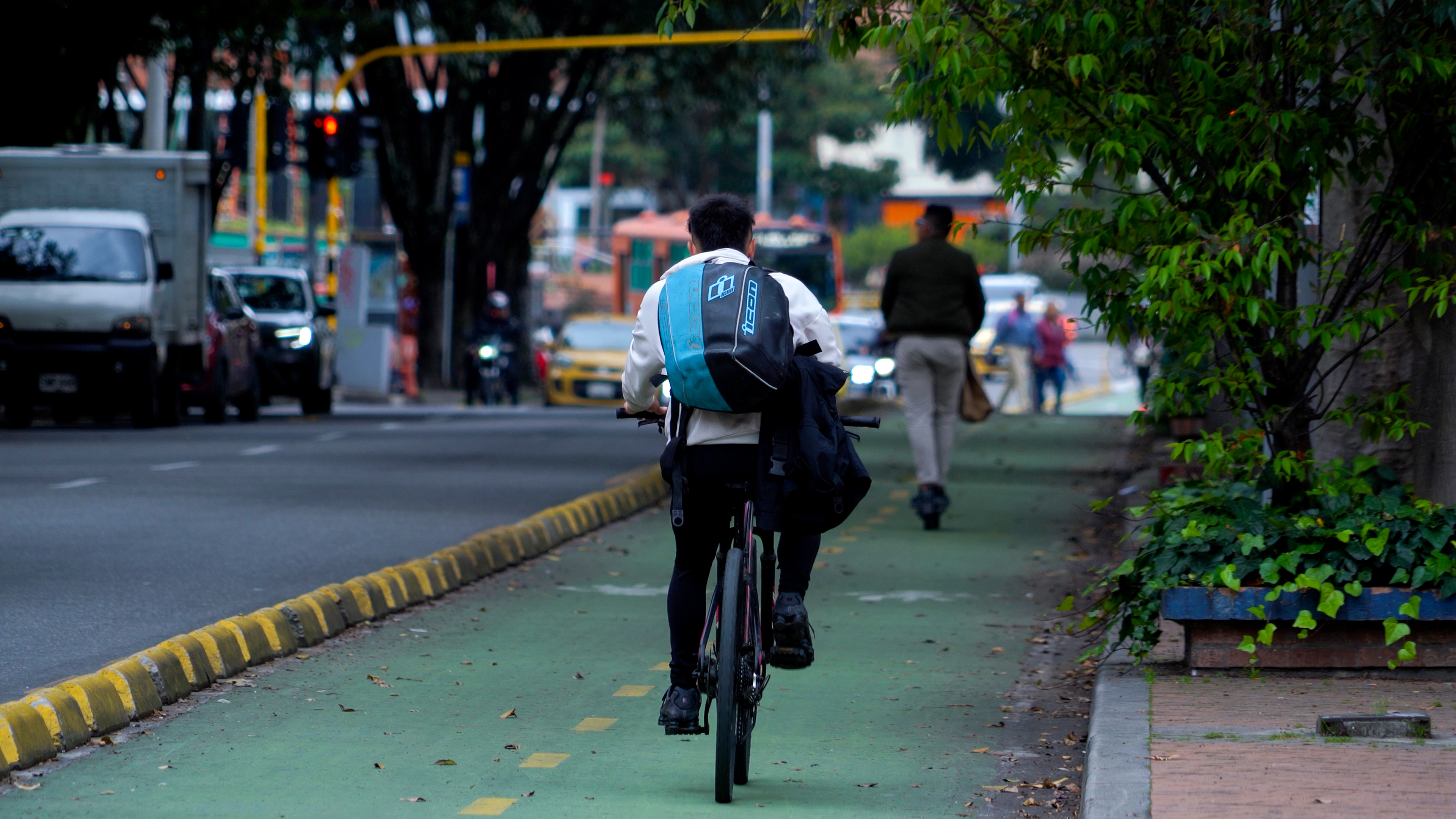 ¿Qué tan seguros se sienten los ciclistas en Bogotá? La gente opina