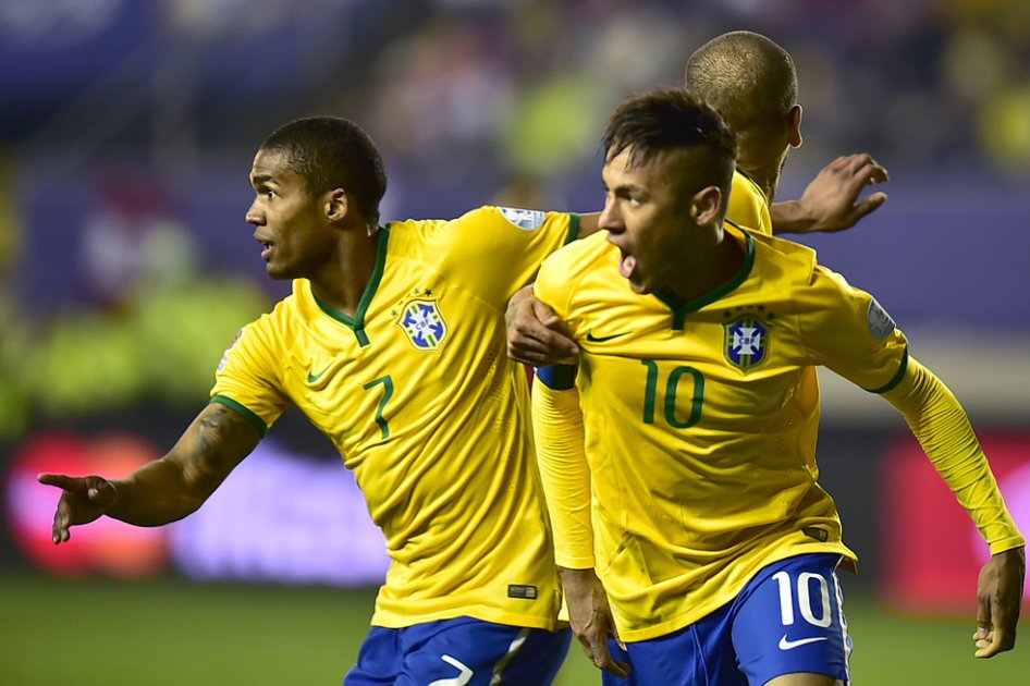 Brasil logró un triunfo agónico ante Perú