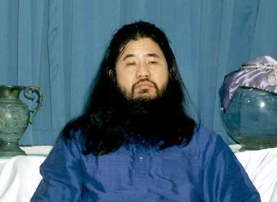 Japón ejecuta al fundador de la secta Aum y cerebro del ataque con gas sarín