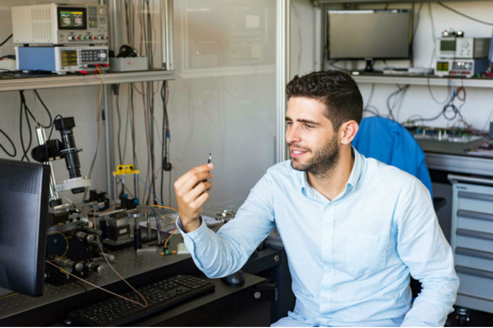 El ingeniero que nos protege de los ‘hackers’ armado con tecnología cuántica