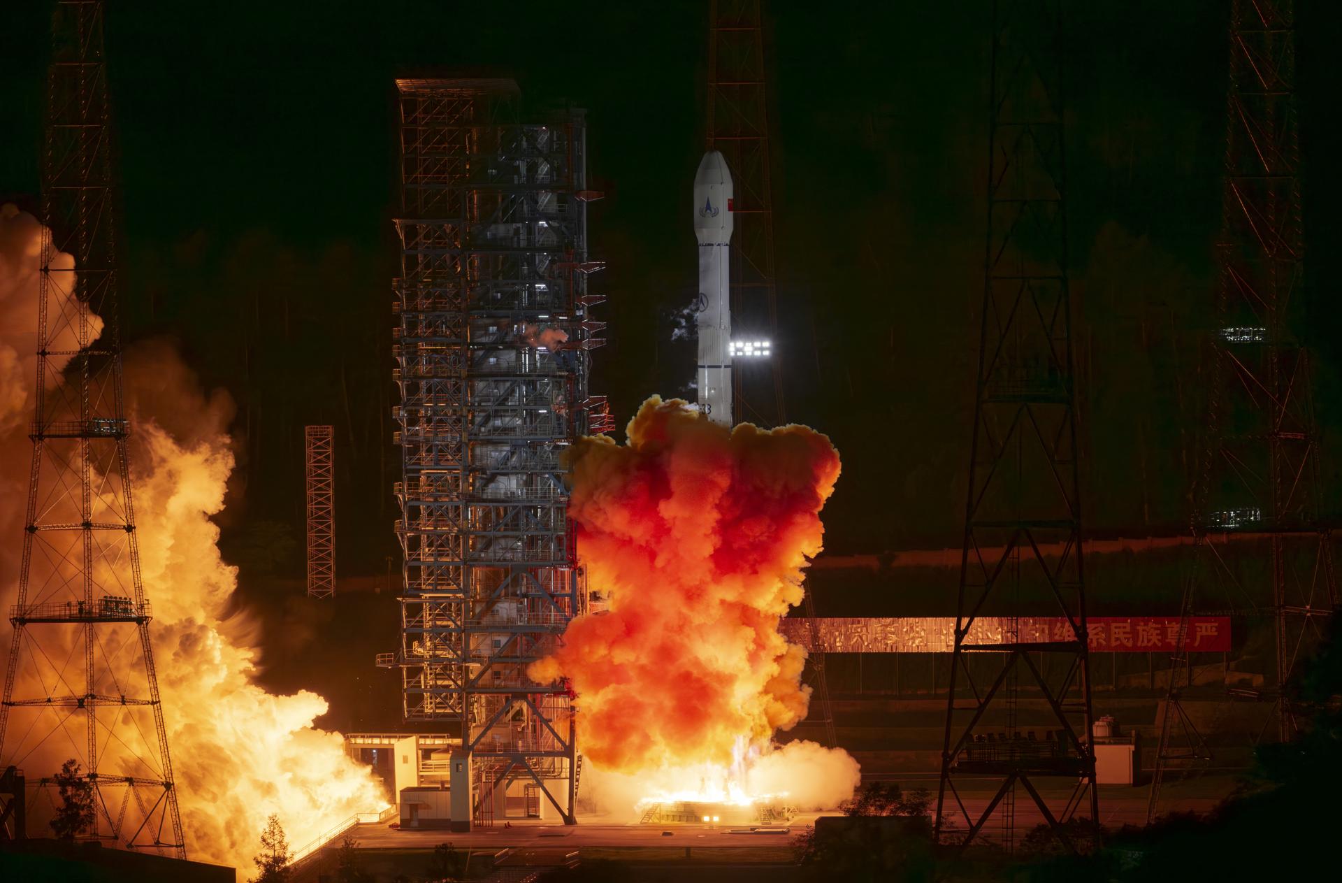 Despegó la nave china que busca llegar hasta un asteroide y regresar a la Tierra