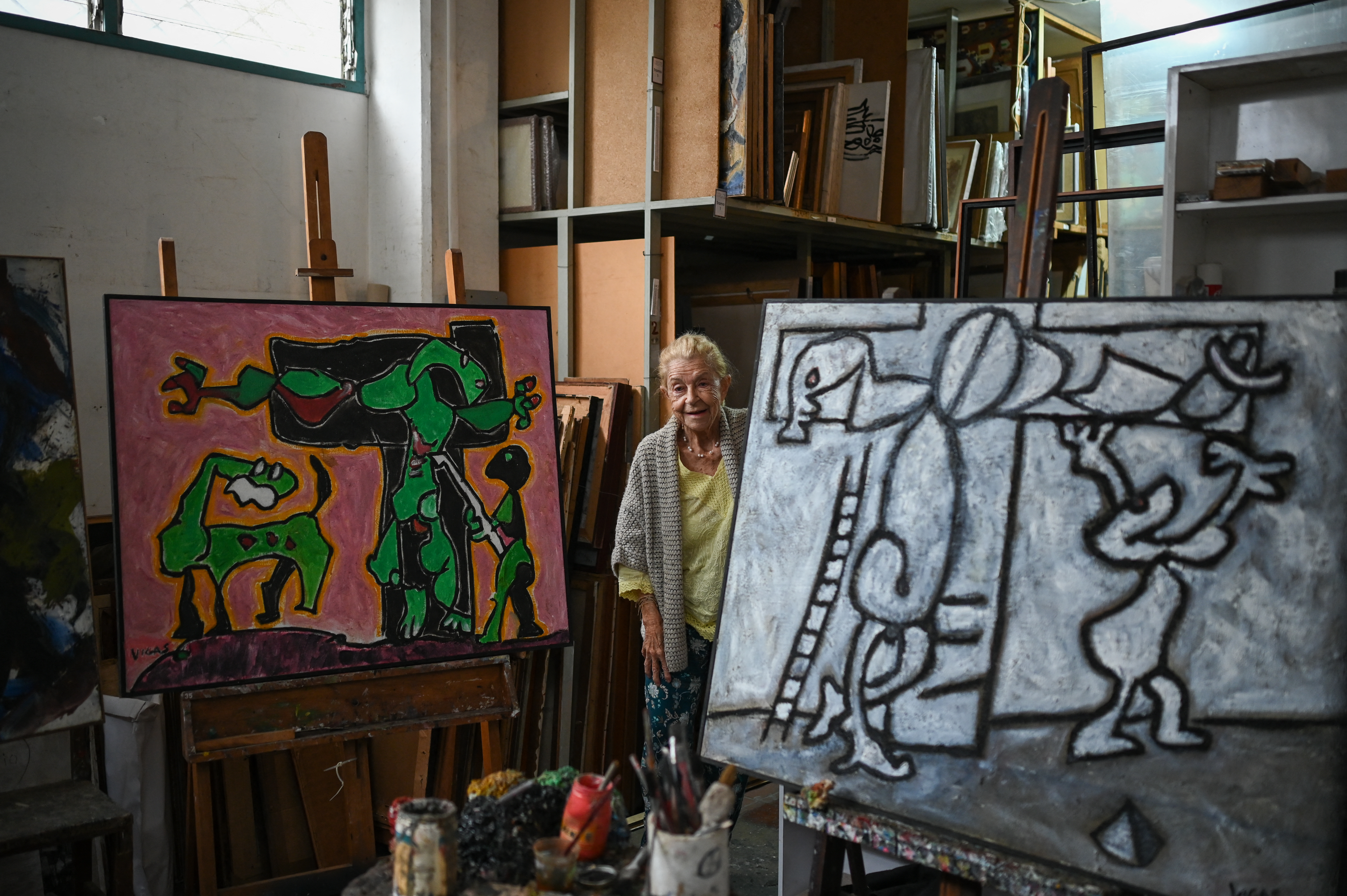 La vida del pintor venezolano Vigas a través de su atelier intacto