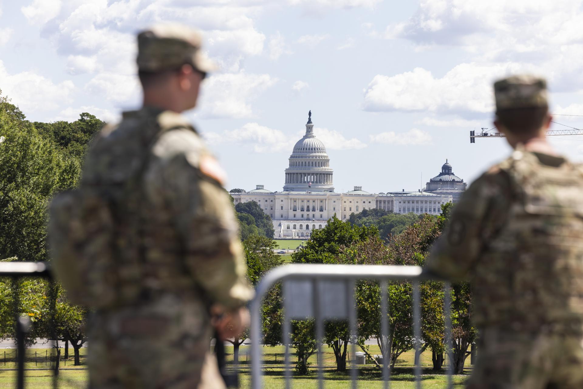 Epstein y el desprestigio demócrata: la estrategia de Trump para militarizar ciudades