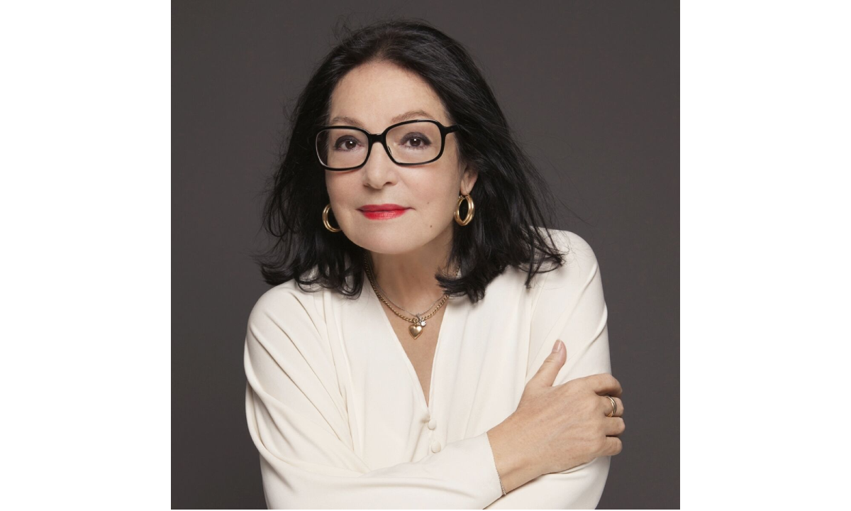 Nana Mouskouri cumplió 90 años y se despide con un último álbum