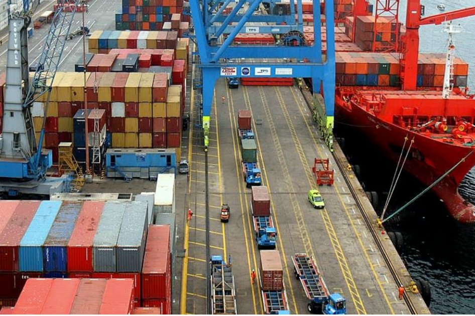 Las importaciones del grupo de manufacturas disminuyeron 17,8% en abril.