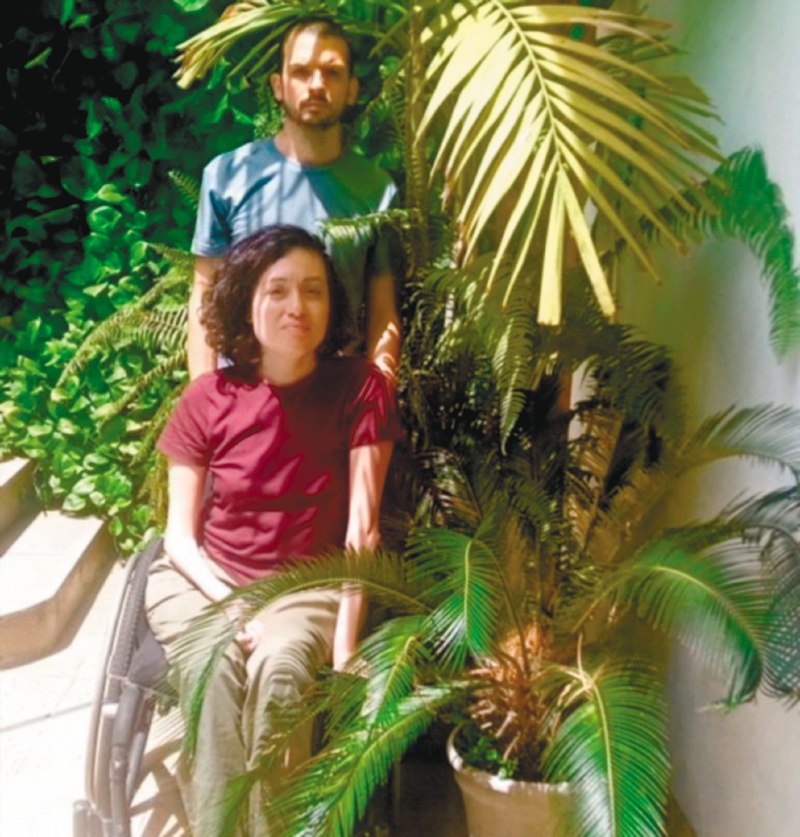 Ángela y Sebastián: crónica de libretas, notas, bocetos, sillas y viajes