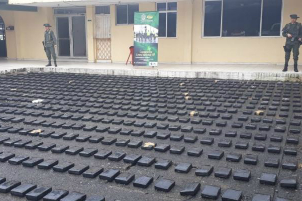 Incautan 835 kilos de cocaína en el puerto de Buenaventura