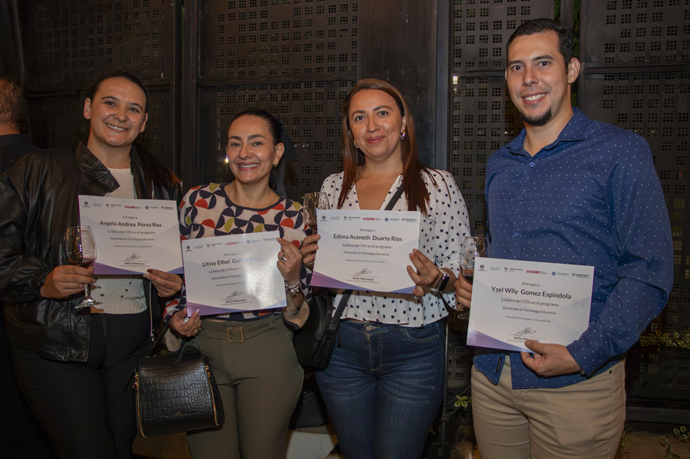Abren convocatoria para becas de doctorados a docentes de las regiones