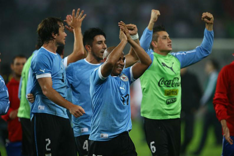 Uruguay enfrentará a Colombia con cuatro bajas sensibles