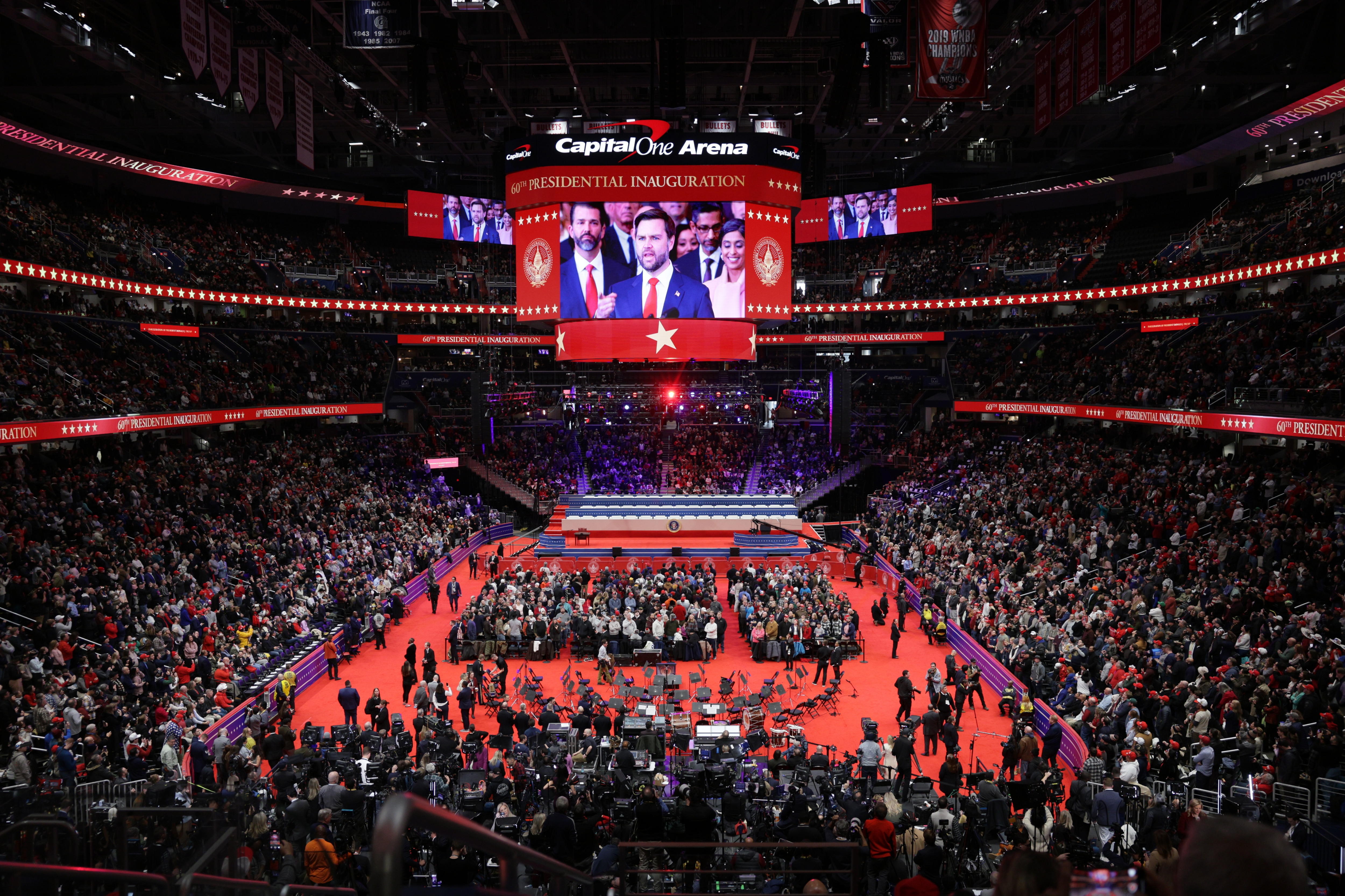 Washington (United States), 20/01/2025.- US Vice President Elect JD Vance seen on a large display inside the Capitol One Arena as guest watch the inauguration ceremonies for US President-elect Donald Trump in Washington, DC, USA, 20 January 2025. Trump is sworn in for a second term as president of the United States on 20 January. The presidential inauguration is held indoors due to extreme cold temperatures in DC. (Estados Unidos) EFE/EPA/ALLISON DINNER